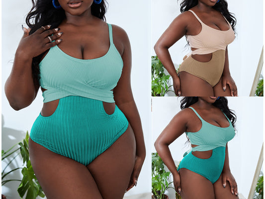 One-Piece Cut Out & Contrasting Plus Size Swimsuit